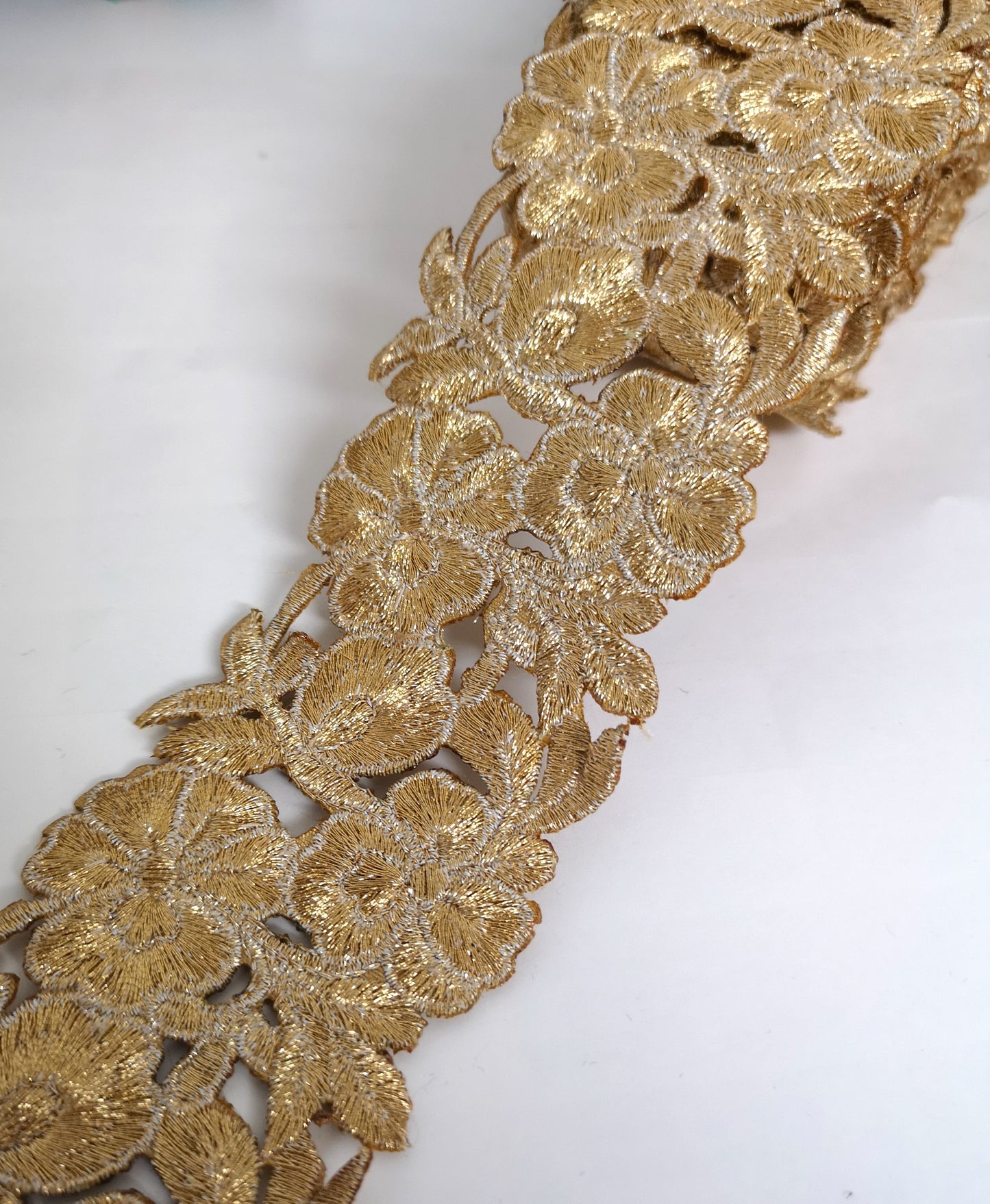7901 Wide Gold Pansy Flower Cutwork Trim