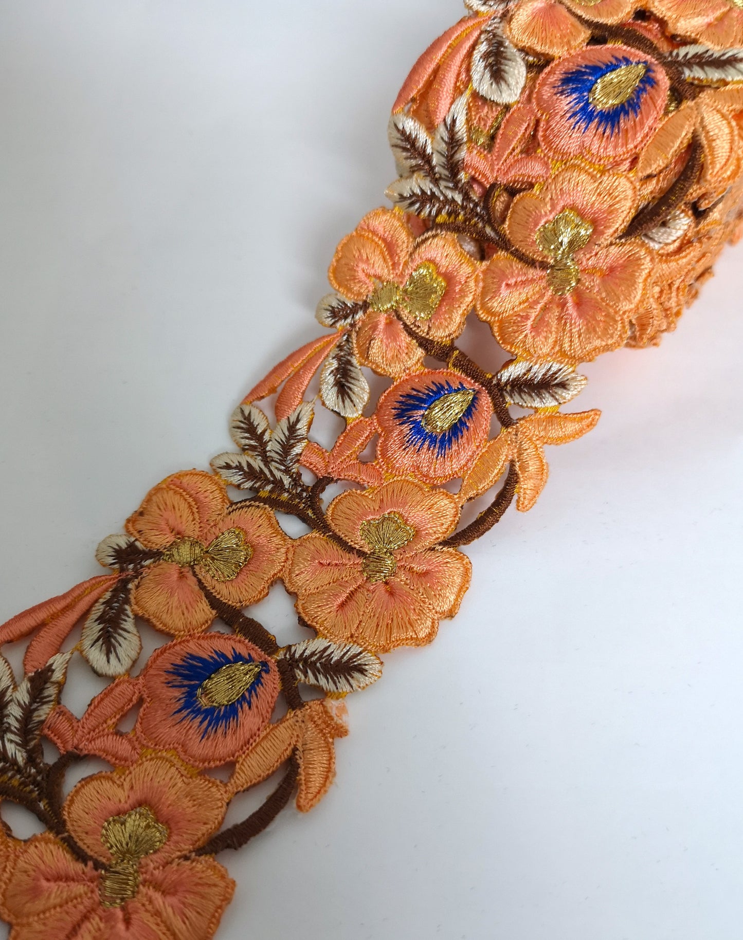 7901 Wide Peach & Blue Pansy Flower Cutwork Trim