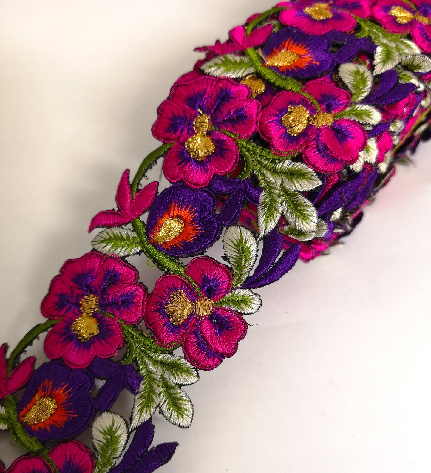 7901 Wide Pink, Purple & Orange Pansy Flower Cutwork Trim