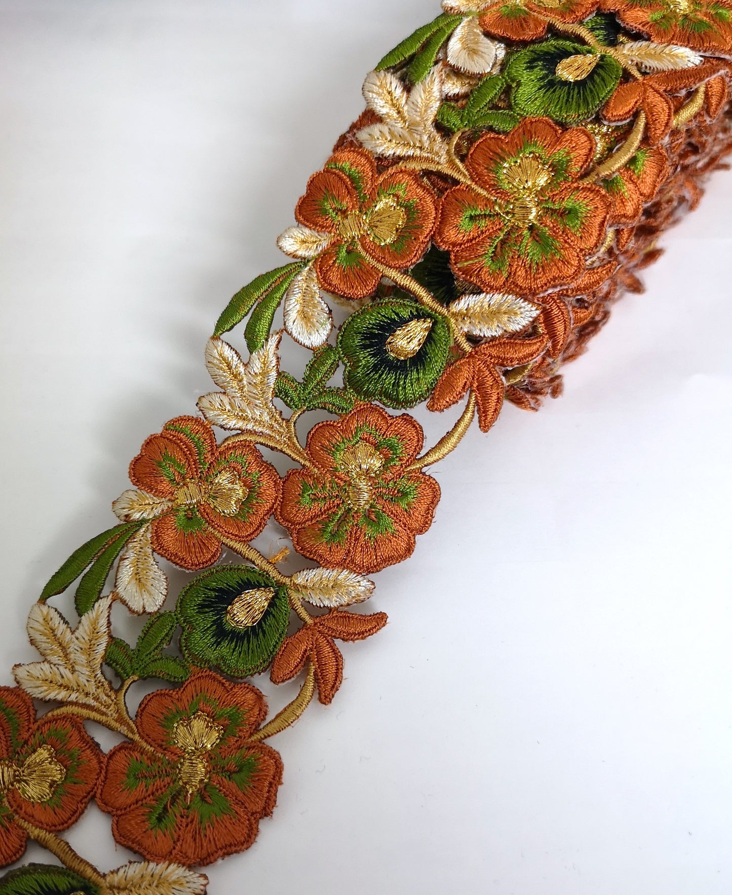 7901 Wide Rust Orange & Olive Pansy Flower Cutwork Trim