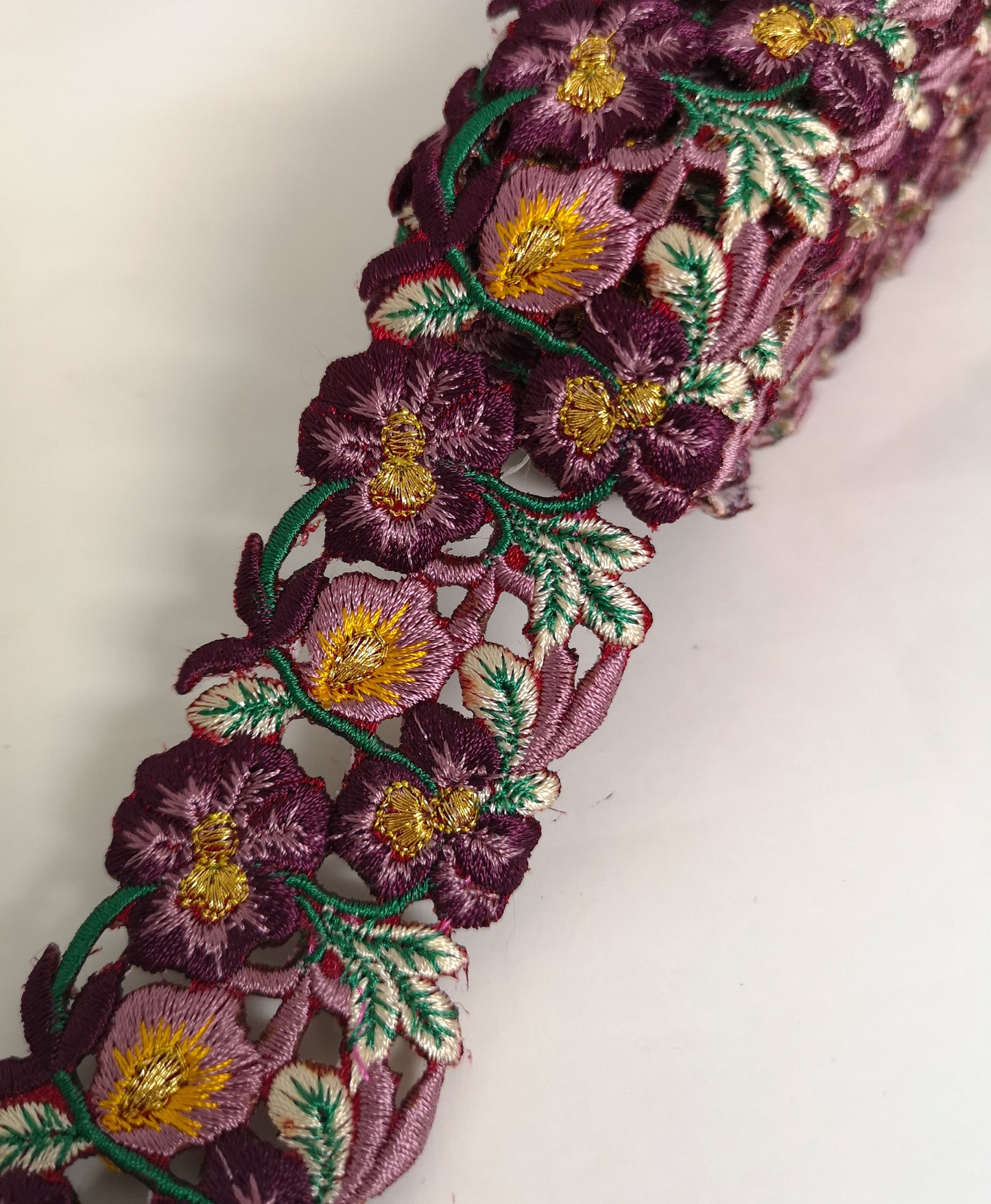 Narrow Plum & Dusky Pink Pansy Flower Cutwork Trim