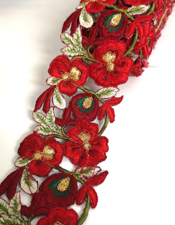 7901 Wide Shaded Red & Green Pansy Flower Cutwork Trim