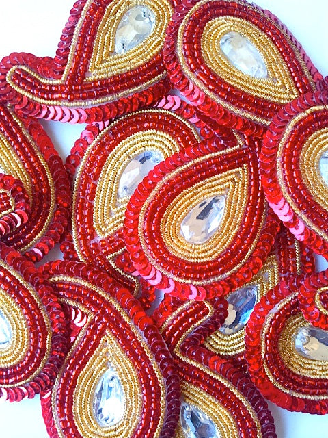 A244 Red & Gold Big Paisley Shaped Sequin Motif