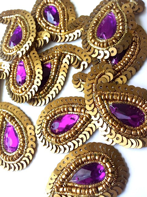 A28 Matt Gold & Purple Small Paisley Shaped Sequin Motif