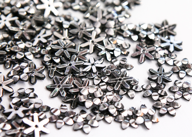 Black Metallic 10mm Chikka Flower Flatback Gems