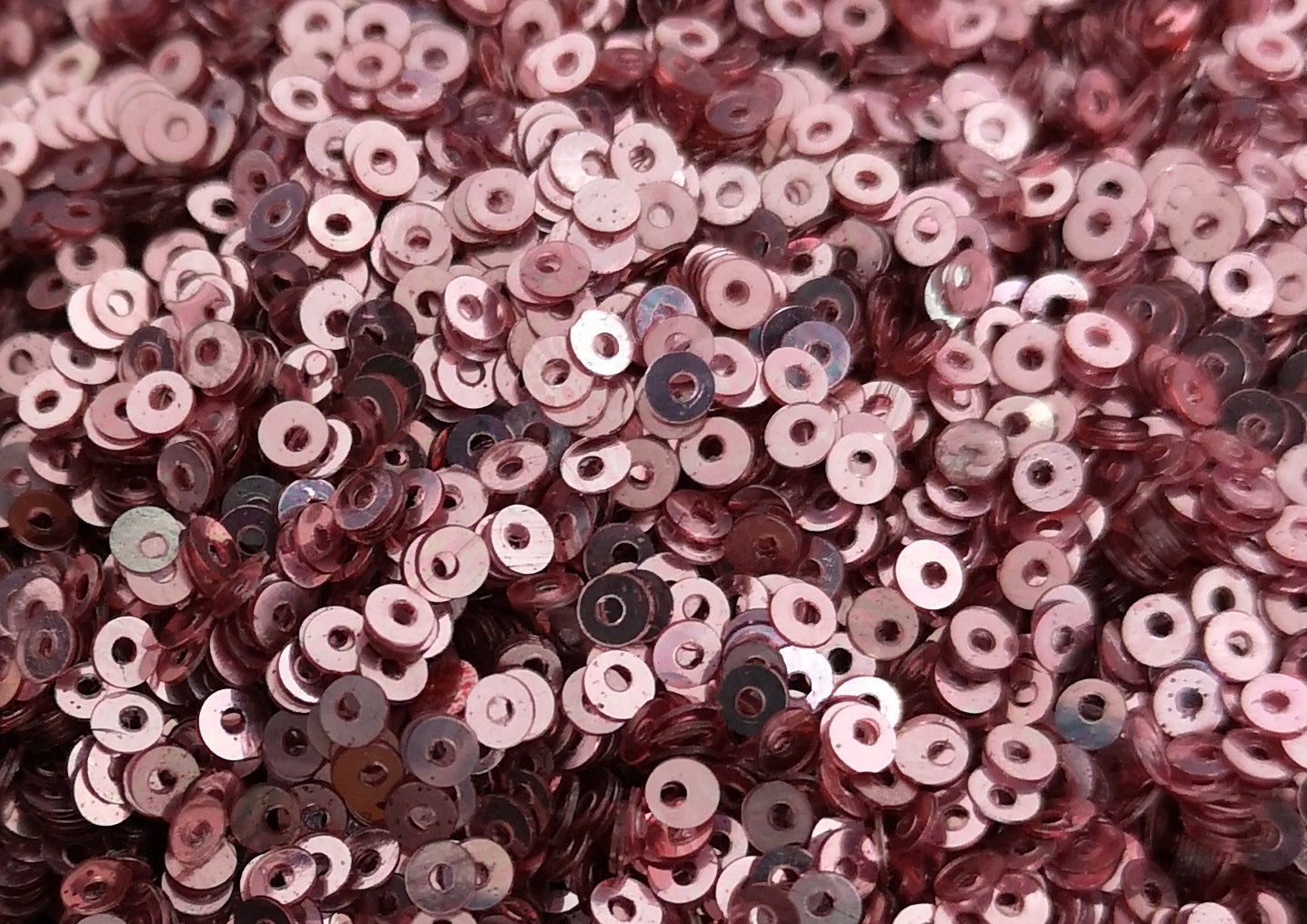 3mm Dusky Pink Shiny Metallic Sequins