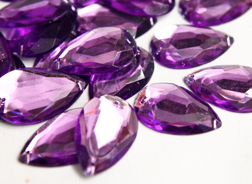 Lilac 20mm x 30mm Teardrop Flat Back Gems