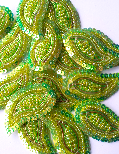 A26 Lime Green & Gold Leaf Shaped Motif